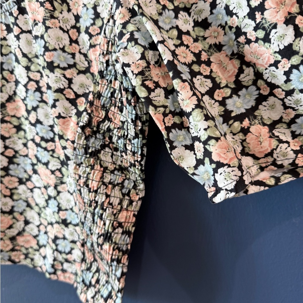 Louise Smocked Top in Vanessa Floral Size small new with tags - Picture 12 of 13